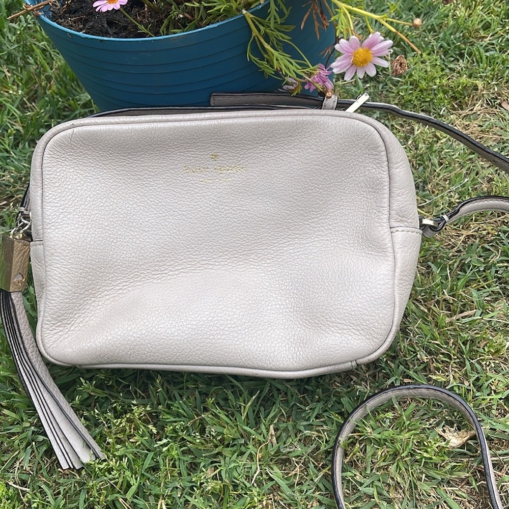 Kate Spade Elegant Gray Leather Crossbody Bag